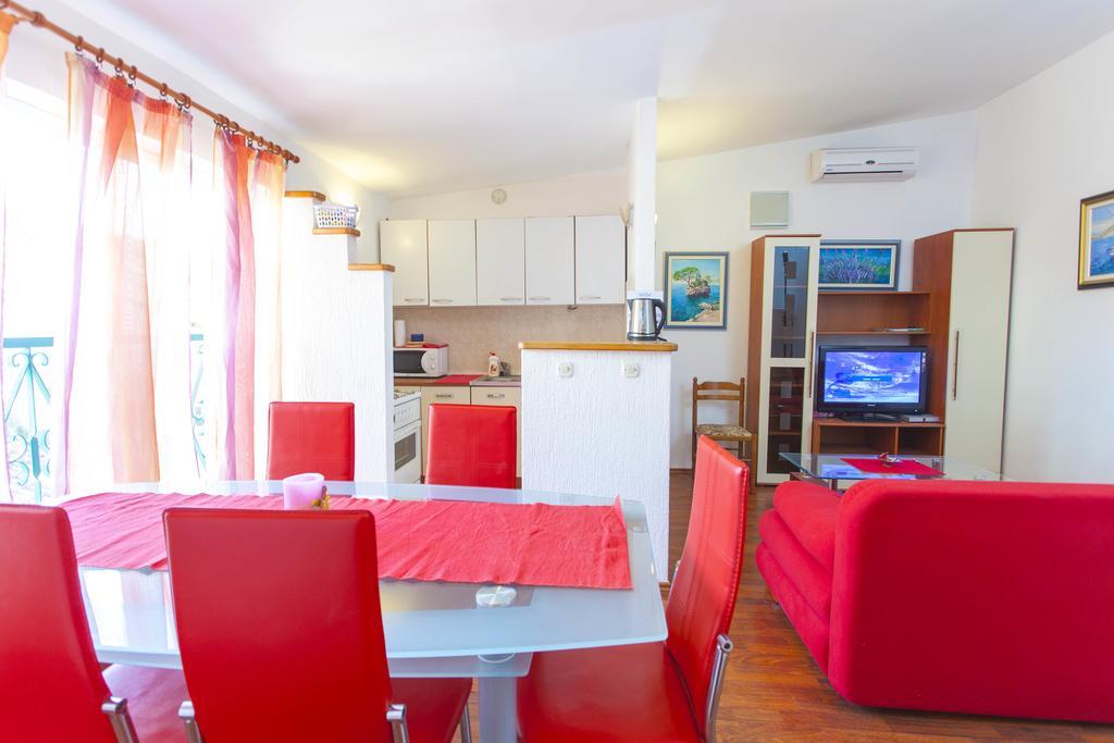 Carolija Apartment Makarska Quarto foto